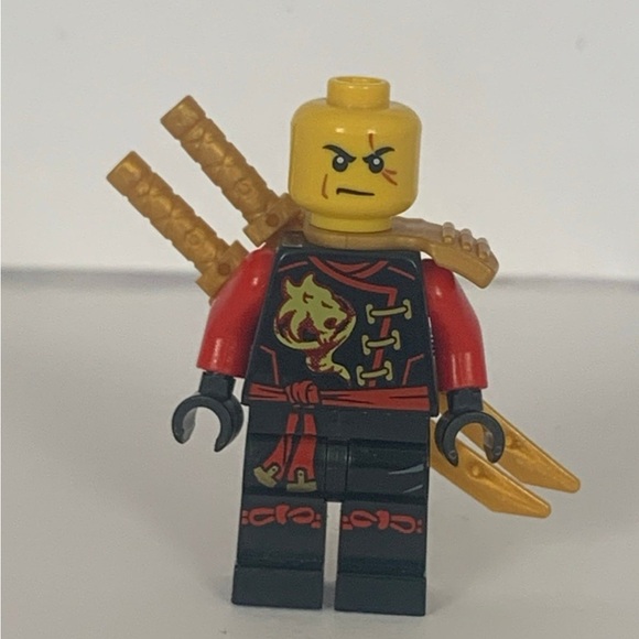 LEGO Ninjago Red and Black Ninja Minifigure - Picture 3 of 5